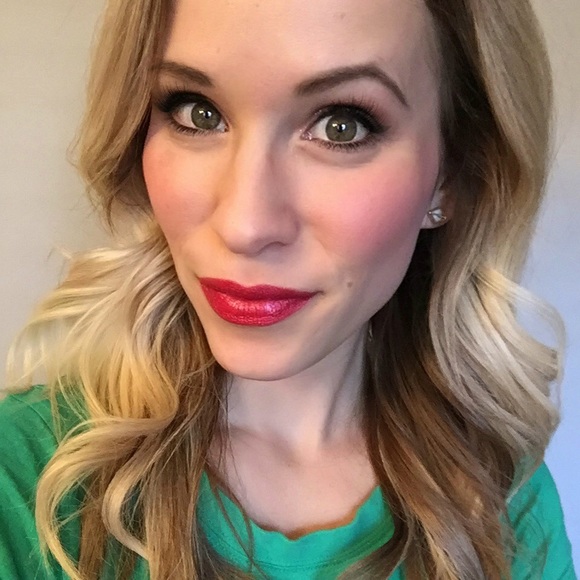 Meet your Posher, Stephanie - Picture 1 of 1